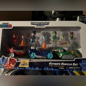 PJ Masks multi vehicle and figurine set-Brand new in box